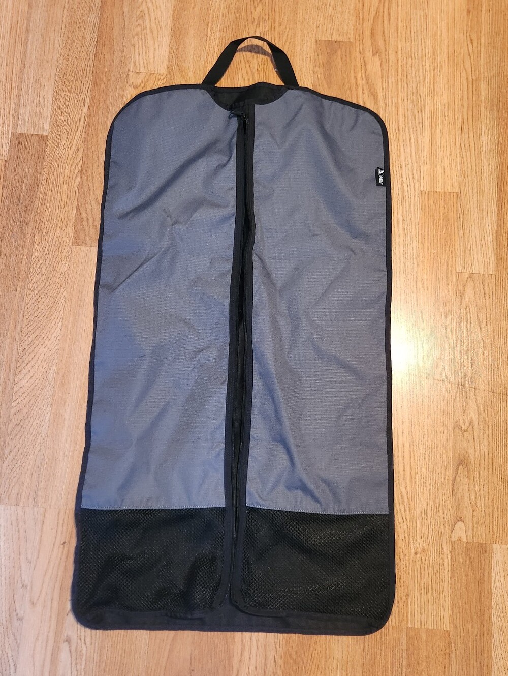 Peli [PELICAN] Gray Travel Garment Bag with Black Trim